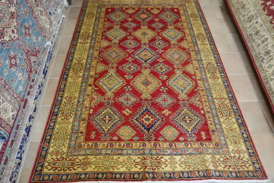 Tappeto Salotto Uzbek Kazak Extra Fondo Rosso 244×163-N.11904