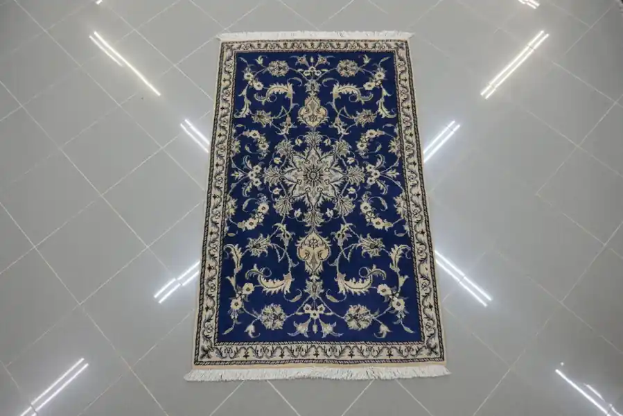 Piccolo Tappeto Persiano Nain Fondo Azzurro 144×86-N.14853