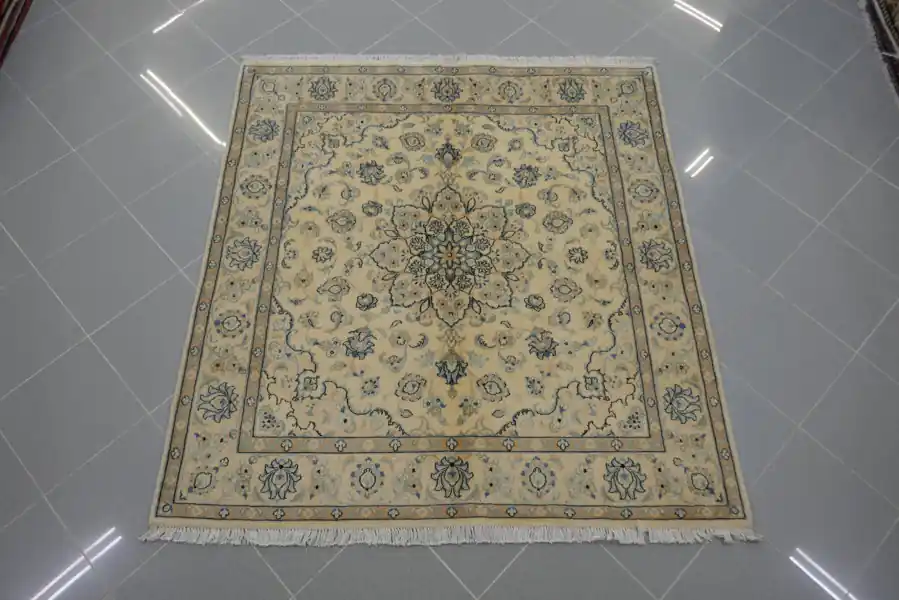Tappeto Persiano Nain 9 Fili Quadrato 156×147-N.14909