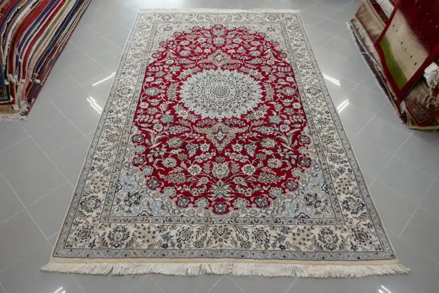 Tappeto Nain 9 Fili Fondo Rosso Da Sala 320×214-N.14915
