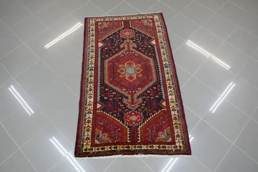 Tappeto Persiano Tuiserkan 153×92-N.14814