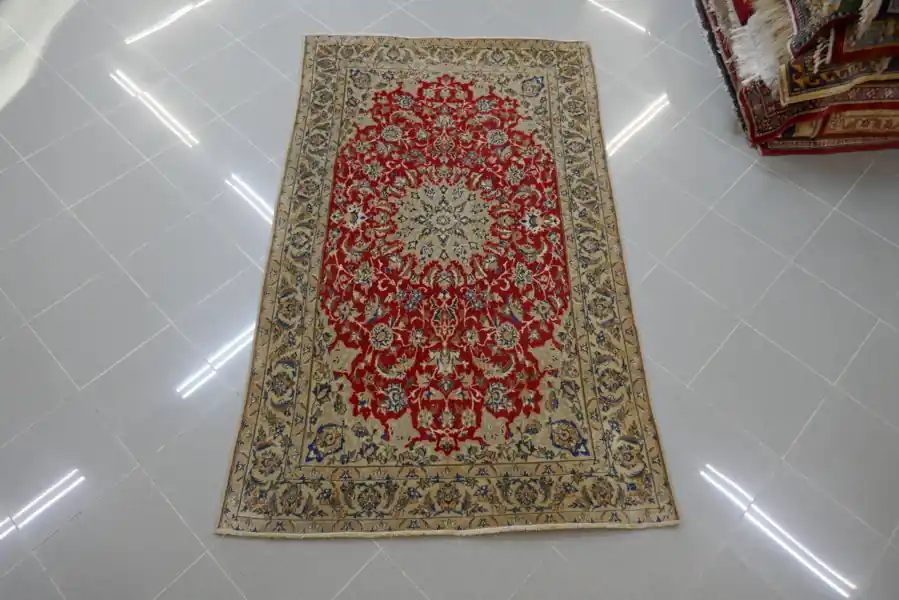 Tappeto Nain 9 Fili Misto Seta Fondo Rosso Vintage 190×114-N.14690
