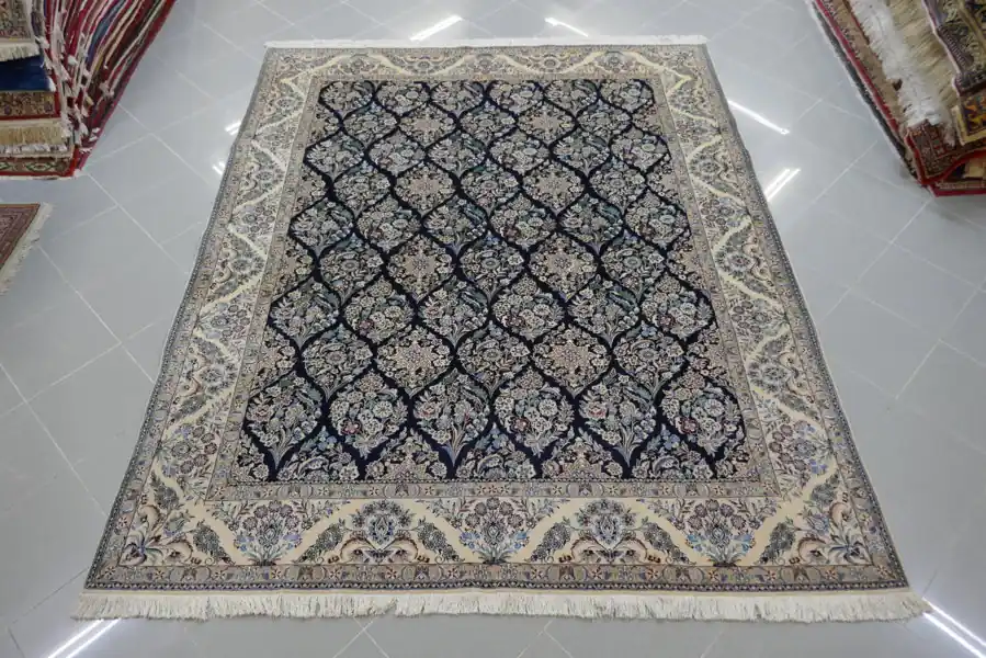Tappeto Nain 6 Fili, Extrafine Firmato “Habibian” Misto Seta Fondo Blu 250×205-N.14651