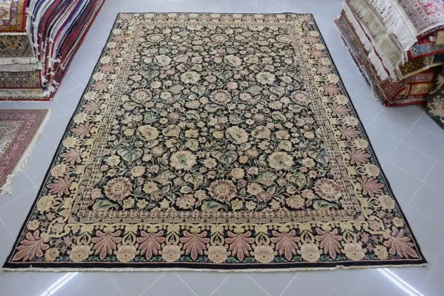 Tappeto Keshan Dèco da Salotto Fondo Nero, Persia 355×267-N.14593