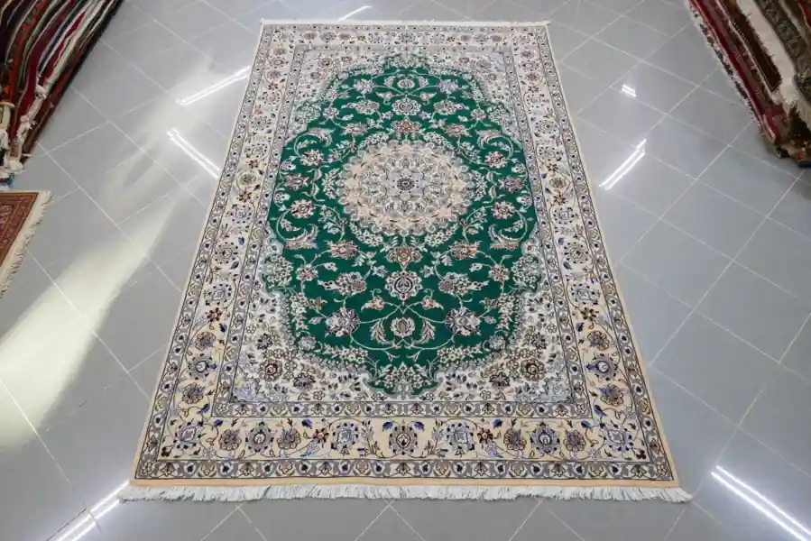 Tappeto Nain 9 Fili Persia Fondo Verde 243×153-N.14407