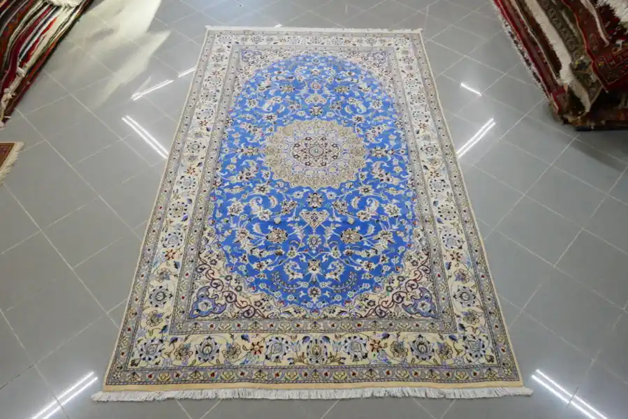 Tappeto Nain 9 Fili Persia Fondo Azzurro 257×155-N.14403