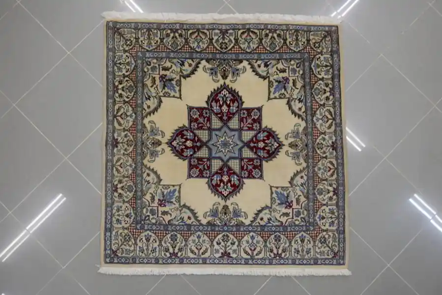 Piccolo Tappeto Nain 9 Fili Persia Fondo Avorio Quadrato 100×98-N.14047