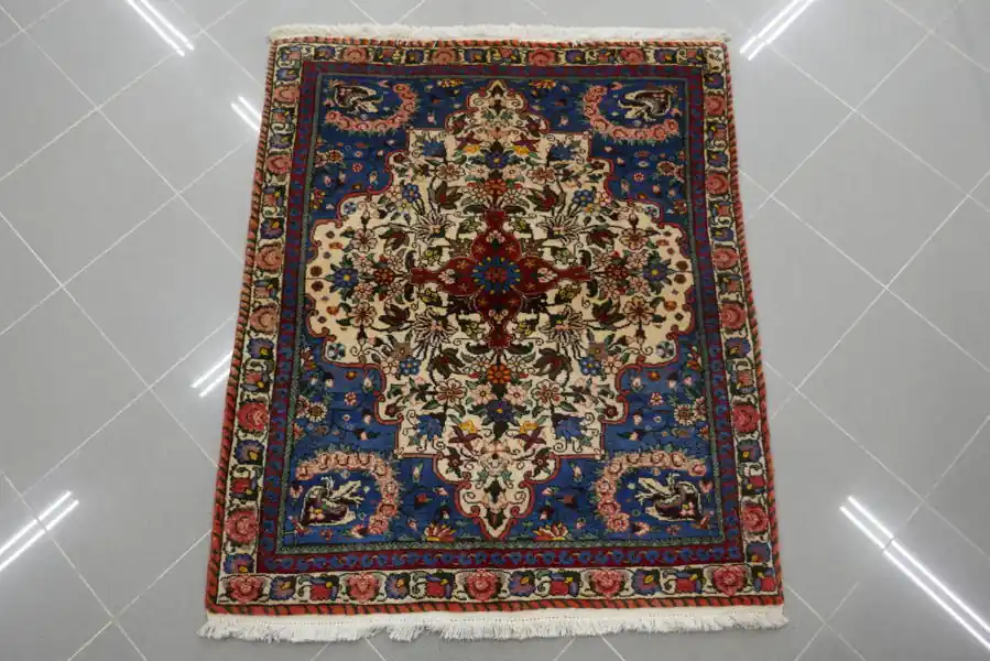 Piccolo Tappeto Persiano Bakhtiari 123×105-N.AH