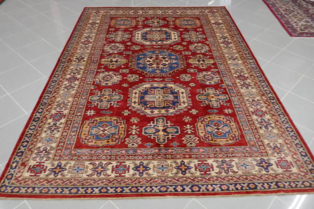 Tappeto Salotto Uzbek Kazak Extra Fondo Rosso 253×178-N.272804