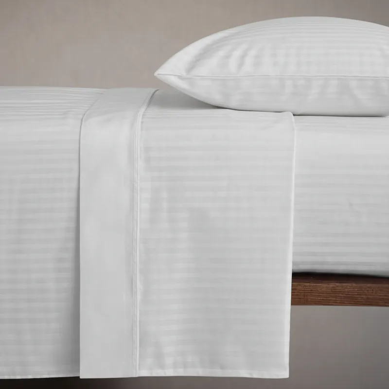 Completo lenzuola matrimoniale 260x295 cm Zefiro Bianco in raso di cotone