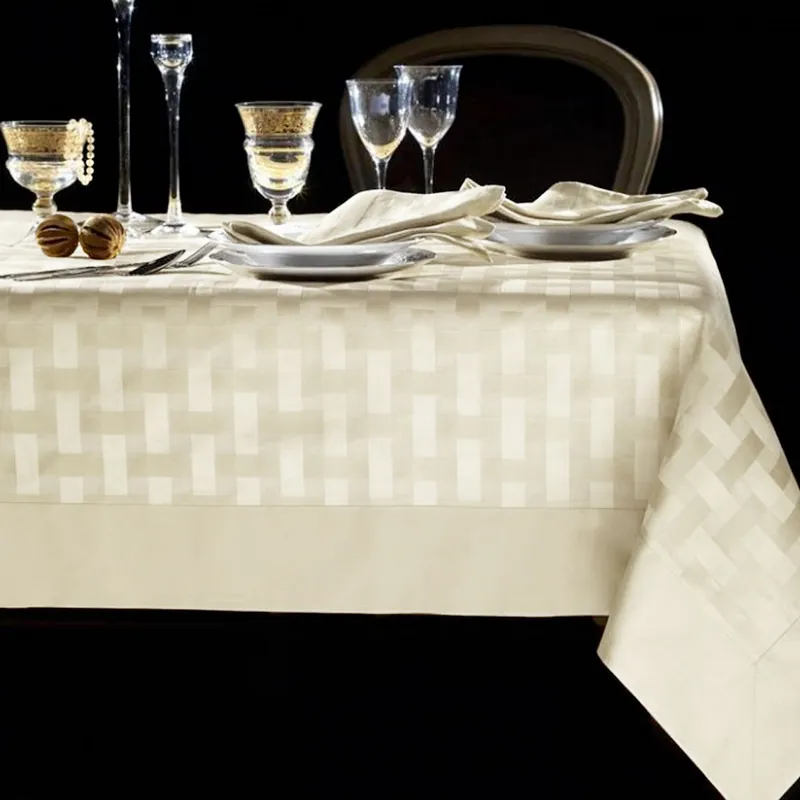 Tovaglia PIAZZA PITTI 150x220 cm in fiandra con 8 tovaglioli beige INTRECCIO