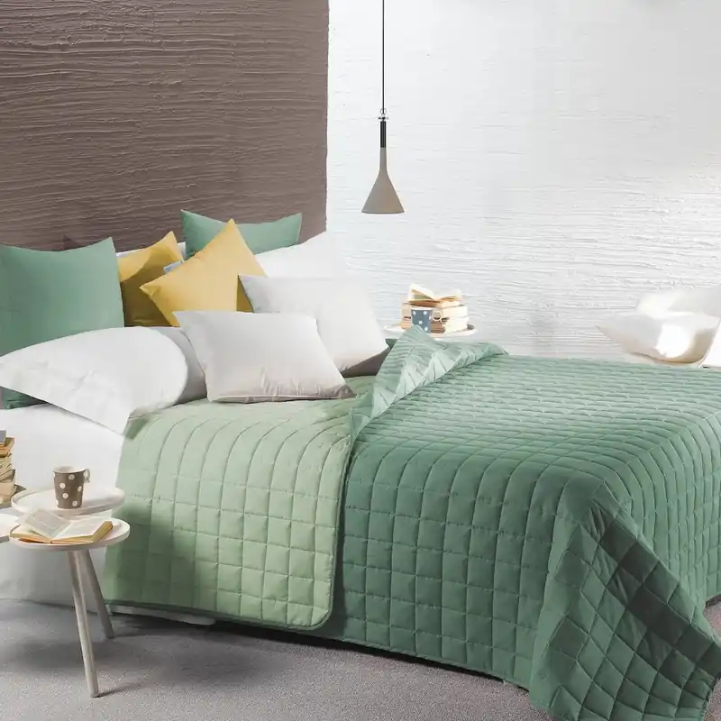 Copriletto Primaverile Modern in Microfibra Verde reversibile
