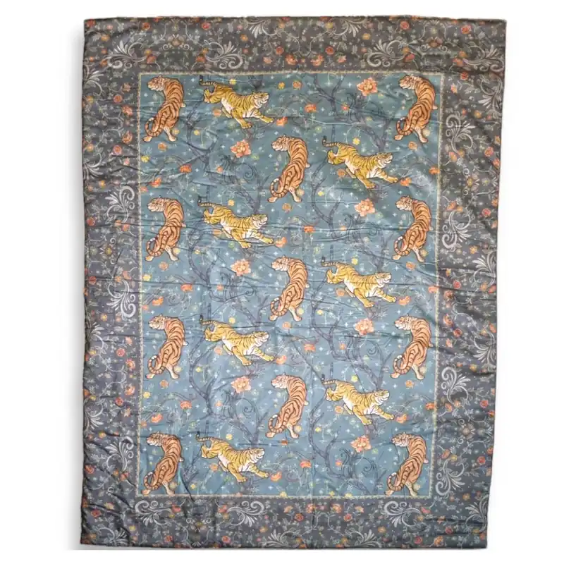 Plaid imbottito da divano in raso SOMMA LHASA 130x170 acqua