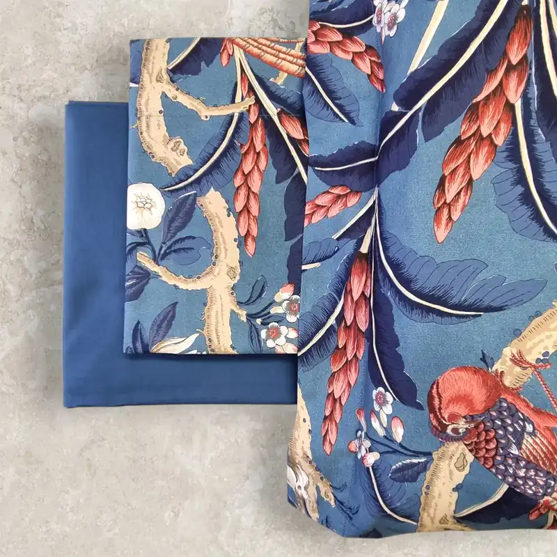 Lenzuola-copriletto matrimoniali MIRABELLO percalle Paradise Bird blu