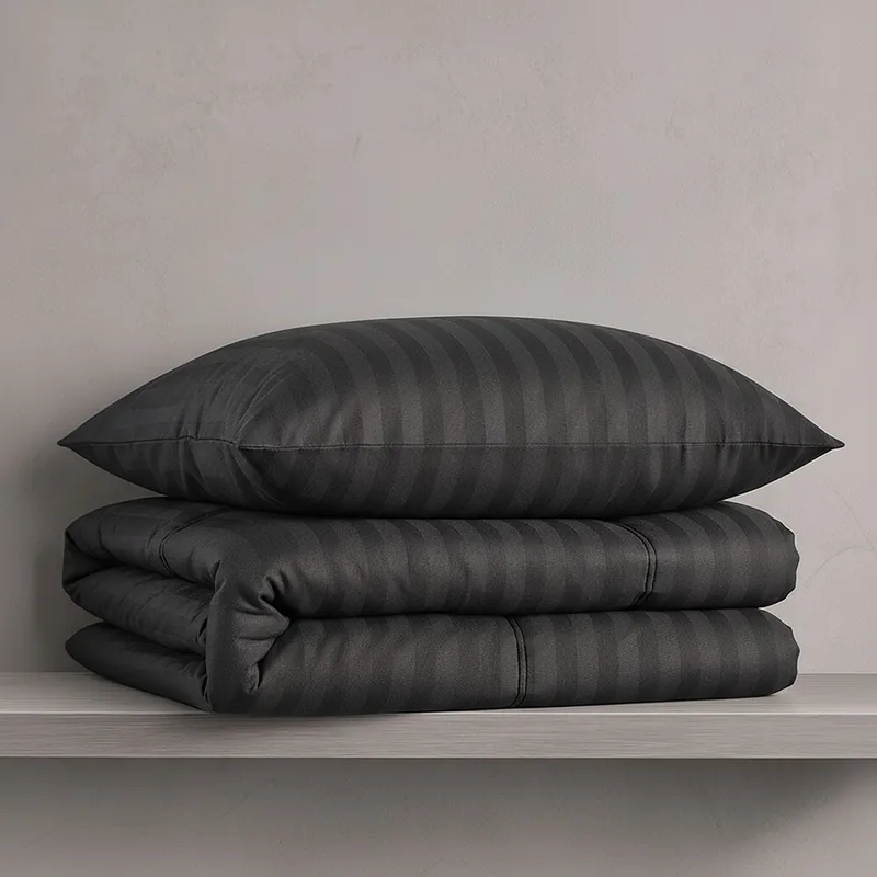 Copripiumino con federe matrimoniale NO-STIRO Luxea jacquard nero