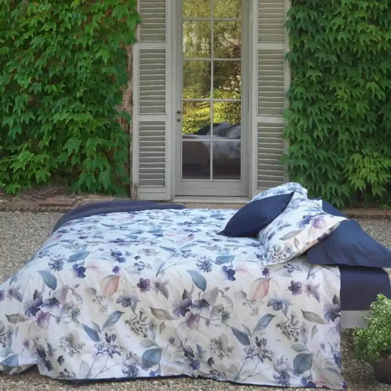 Lenzuola matrimoniali con balza a giorno MIRABELLO percalle Florry blu