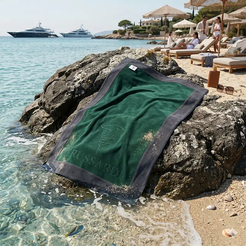 Telo Mare verde Trussardi Levriero | Collezione Luxury Beach