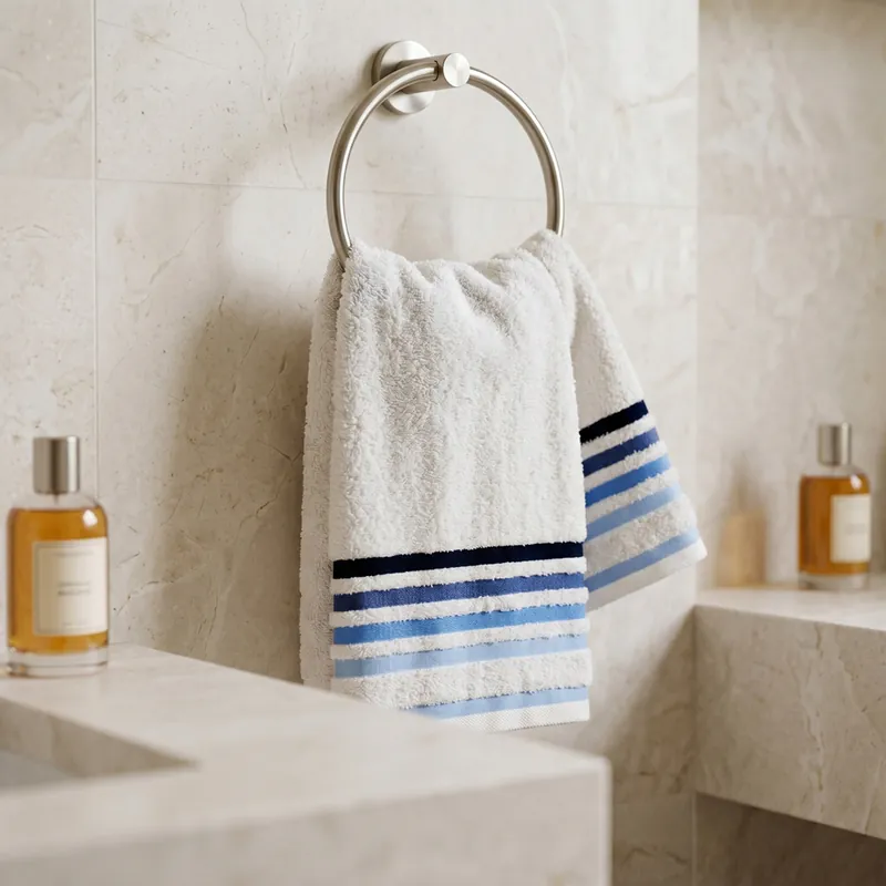 Coppia Asciugamani 100% Spugna di cotone bianchi con Righe blu