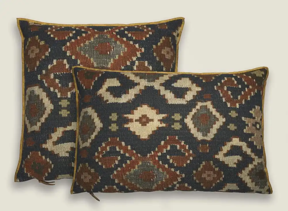 ELBRUS Cushion