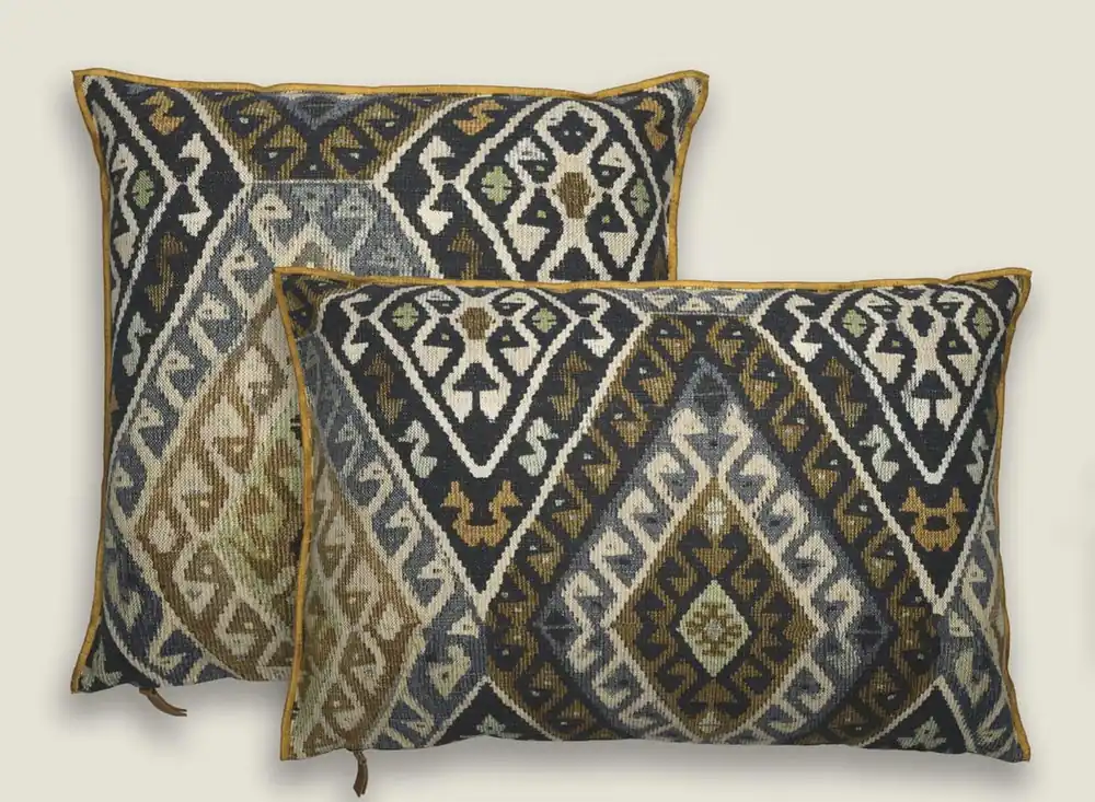 PUSHKIN Cushion