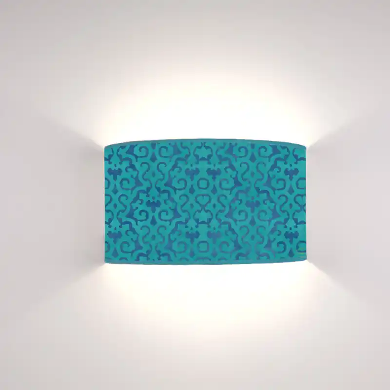 Ventola Arabesco Peacock su fondo Blu